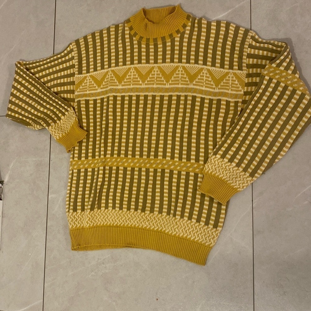 MATINIQUE Vintage long sleeved mock neck men’s  yellow sweater Size Medium